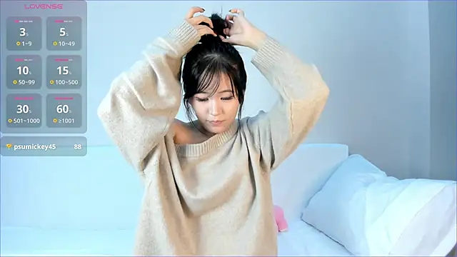 kim sua online show from November 21, 2025, 1:32 pm