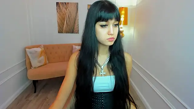 TiffanyYounge online show from February 4, 2026, 12:11 pm