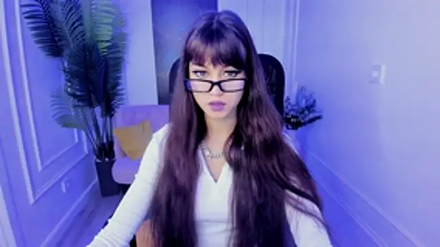 TiffanyYounge online show from November 6, 2025, 12:09 pm