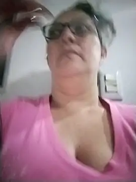 -saraqueen- online show from December 19, 2025, 3:21 am