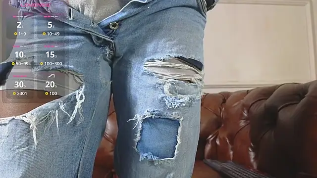 Snapshot of DereckWolf_ chatting on November 10, 2025, 11:26 am DereckWolf online show from November 10, 2025, 11:26 am