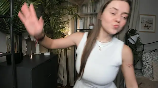 ThelmaJusto online show from October 23, 2025, 3:00 pm