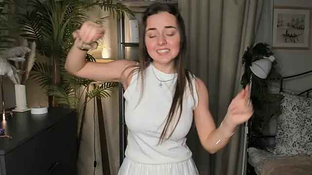 ThelmaJusto online show from November 15, 2025, 2:21 pm