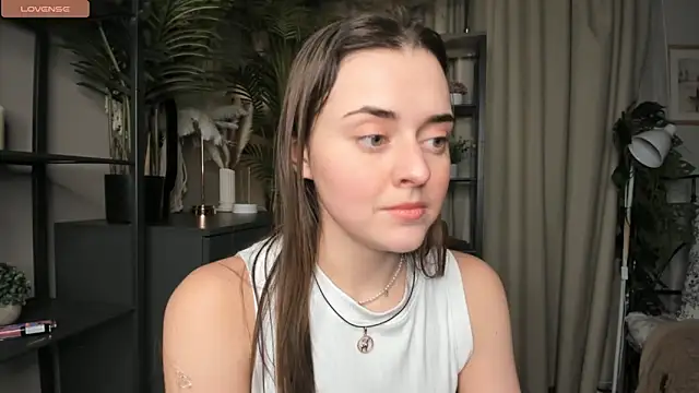 ThelmaJusto online show from November 16, 2025, 2:11 pm