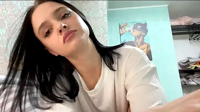 Snapshot of SorayaTrieger chatting on October 8, 2025, 9:00 am SorayaTrieger online show from October 8, 2025, 9:00 am