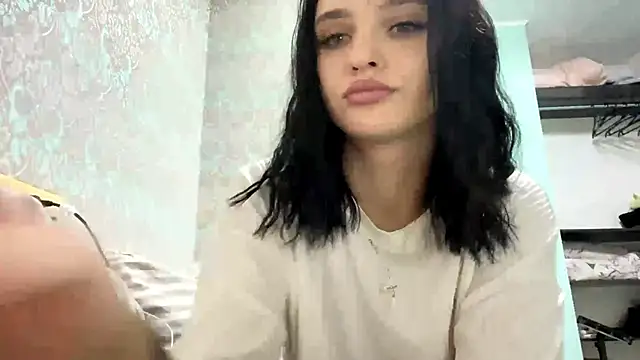 Snapshot of SorayaTrieger chatting on October 10, 2025, 8:59 am SorayaTrieger online show from October 10, 2025, 8:59 am