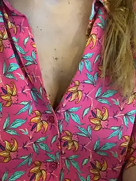 Snapshot of melisss2 chatting on November 22, 2025, 12:04 pm melisss2 online show from November 22, 2025, 12:04 pm