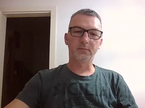 SilkenQuip online show from October 8, 2025, 7:47 pm