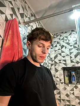 noah red online show from October 12, 2025, 2:02 am