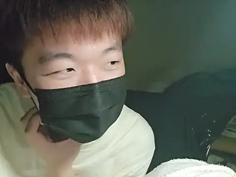 Snapshot of fox165 chatting on December 13, 2025, 8:04 pm fox165 online show from December 13, 2025, 8:04 pm