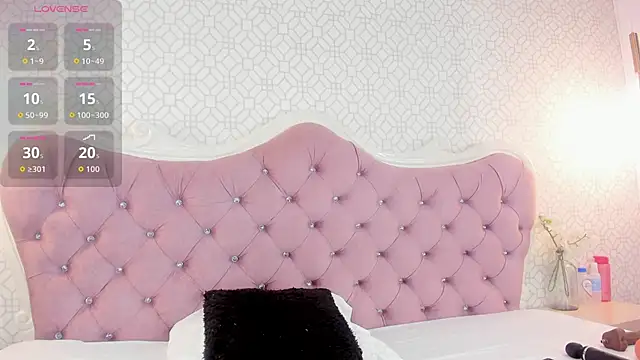 Snapshot of MarcelaCortes chatting on May 29, 2026, 9:43 pm MarcelaCortes online show from May 29, 2026, 9:43 pm