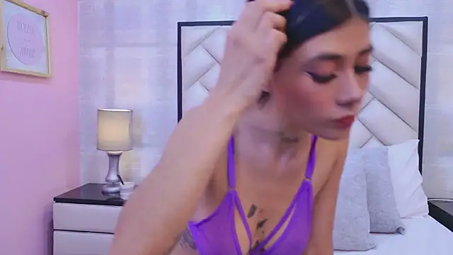 CristalShayy online show from April 2, 2026, 12:23 pm