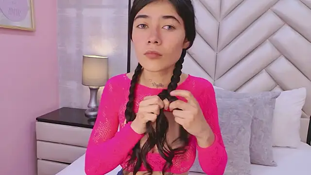 CristalShayy online show from March 25, 2026, 11:53 am