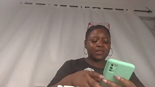 Snapshot of Kim_Browns chatting on April 1, 2026, 2:13 am Kim Browns online show from April 1, 2026, 2:13 am