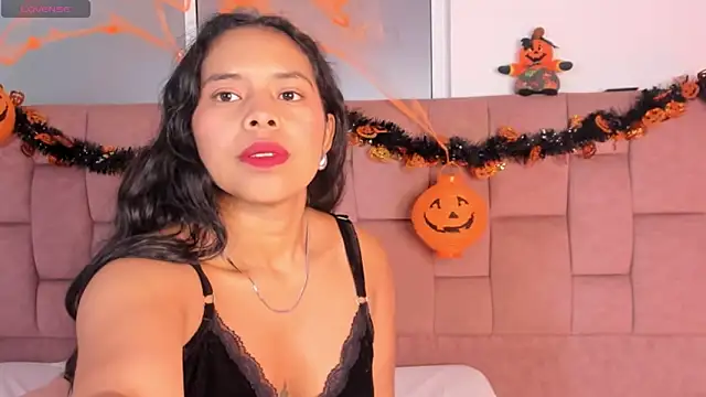 Snapshot of Amayavaldes chatting on October 9, 2025, 1:28 am Amayavaldes online show from October 9, 2025, 1:28 am