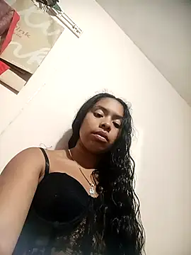 Snapshot of Amayavaldes chatting on November 8, 2025, 1:20 am Amayavaldes online show from November 8, 2025, 1:20 am