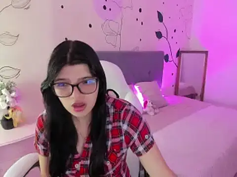 Snapshot of Gia_Brawn chatting on October 23, 2025, 11:42 am Gia Brawn online show from October 23, 2025, 11:42 am