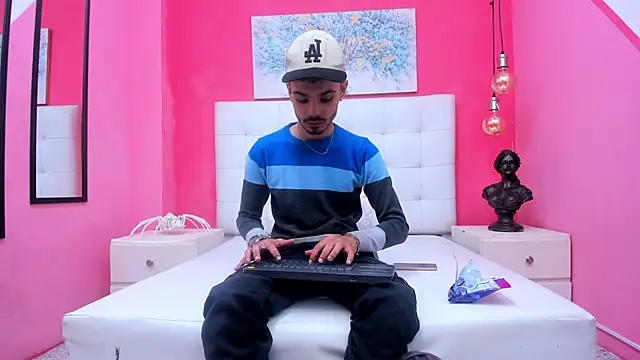 Timothe Evans online show from October 29, 2025, 9:36 pm