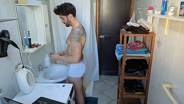 Al3xox02 online show from March 25, 2026, 1:32 pm