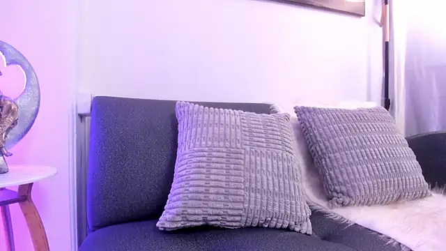 Snapshot of Leoo_Miller chatting on November 16, 2025, 1:54 am Leoo Miller online show from November 16, 2025, 1:54 am