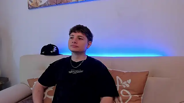 Snapshot of Leoo_Miller chatting on October 24, 2025, 7:57 pm Leoo Miller online show from October 24, 2025, 7:57 pm