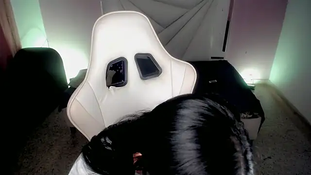 Snapshot of cielooo_ chatting on November 13, 2025, 8:24 pm cielooo online show from November 13, 2025, 8:24 pm