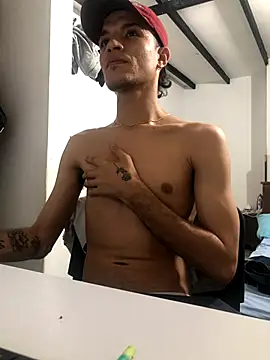 santyrestrepo online show from October 7, 2025, 3:40 am