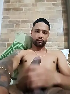 wellpauduro1994 online show from December 18, 2025, 3:00 am