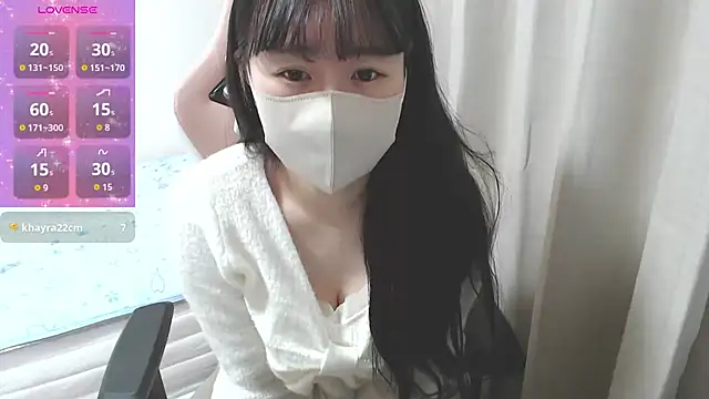 hinako08 online show from November 13, 2025, 1:20 am