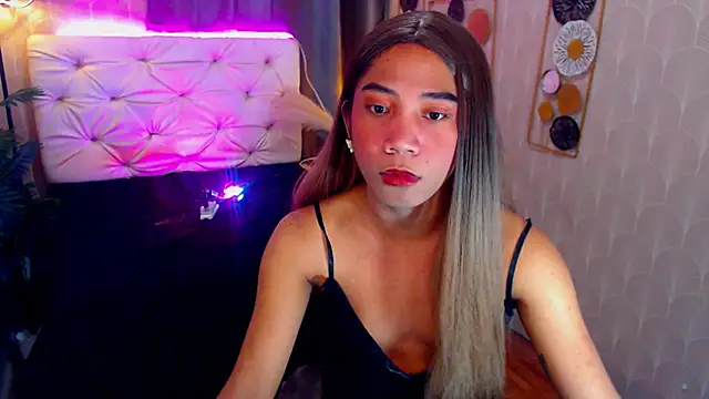 Snapshot of Seductive_nathalie chatting on October 18, 2025, 6:21 pm Seductive nathalie online show from October 18, 2025, 6:21 pm