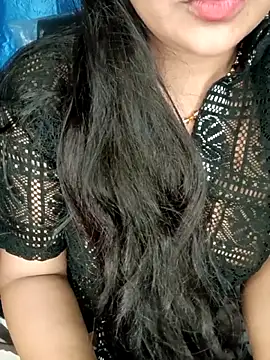 Snapshot of Rashmi_011 chatting on April 28, 2026, 2:27 am Rashmi 011 online show from April 28, 2026, 2:27 am