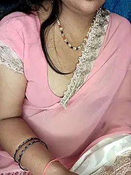 Snapshot of Rashmi_011 chatting on April 24, 2026, 3:52 am Rashmi 011 online show from April 24, 2026, 3:52 am