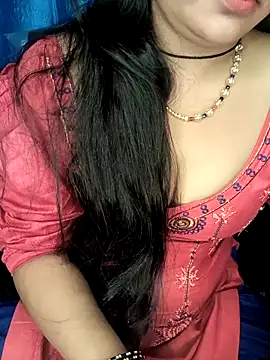 Snapshot of Rashmi_011 chatting on May 5, 2026, 12:02 am Rashmi 011 online show from May 5, 2026, 12:02 am