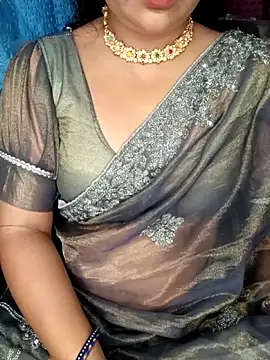 Snapshot of Rashmi_011 chatting on May 18, 2026, 11:42 pm Rashmi 011 online show from May 18, 2026, 11:42 pm