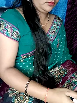 Snapshot of Rashmi_011 chatting on April 23, 2026, 12:28 am Rashmi 011 online show from April 23, 2026, 12:28 am