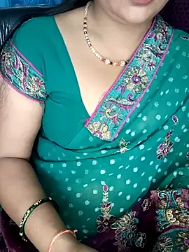 Snapshot of Rashmi_011 chatting on April 17, 2026, 11:51 pm Rashmi 011 online show from April 17, 2026, 11:51 pm