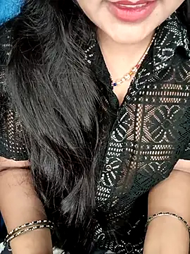 Snapshot of Rashmi_011 chatting on April 28, 2026, 1:15 am Rashmi 011 online show from April 28, 2026, 1:15 am
