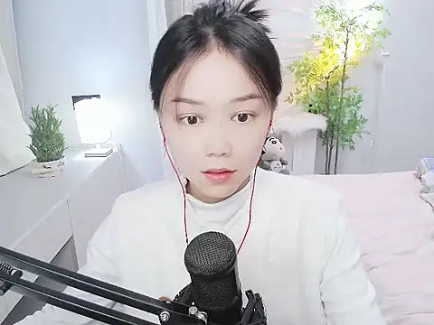 mili0923 online show from October 10, 2025, 4:52 pm