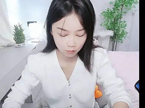 mili0923 online show from October 15, 2025, 6:54 am