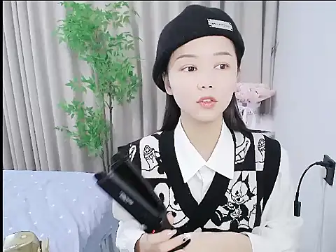 mili0923 online show from November 3, 2025, 6:29 am