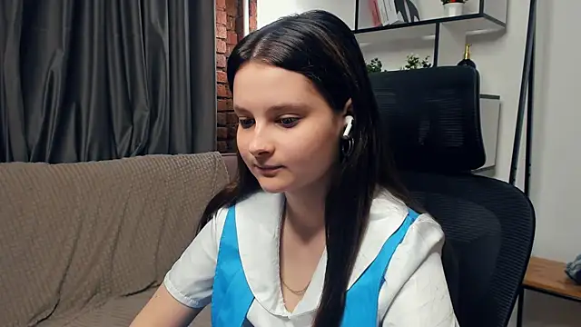 SkyDoll online show from October 9, 2025, 8:53 pm