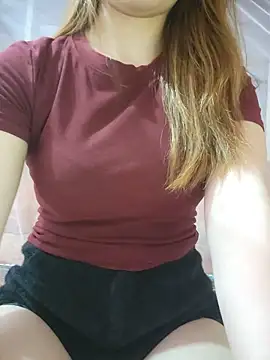LylyCii6969 online show from June 12, 2026, 1:20 pm