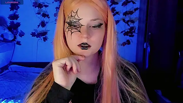 HoneyDazzle online show from October 19, 2025, 6:21 pm