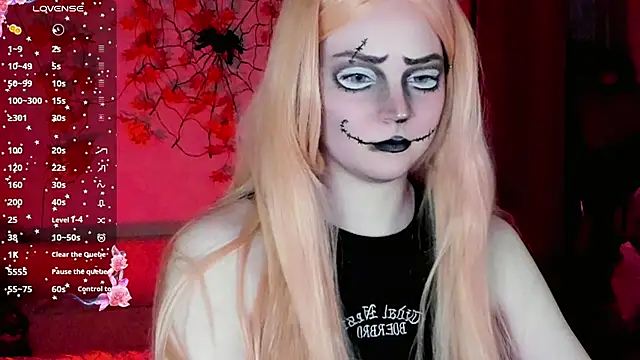 HoneyDazzle online show from October 31, 2025, 8:49 pm