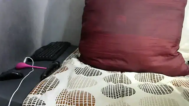 Snapshot of WildnWetMilfX36 chatting on March 25, 2026, 6:24 am WildnWetMilfX36 online show from March 25, 2026, 6:24 am