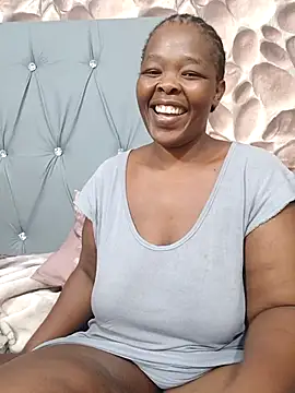 Snapshot of Bigboobsbooty chatting on February 28, 2026, 2:06 pm Bigboobsbooty online show from February 28, 2026, 2:06 pm