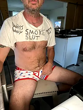 Snapshot of smkbustr chatting on October 11, 2025, 9:27 pm smkbustr online show from October 11, 2025, 9:27 pm