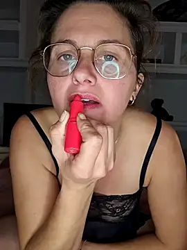 xcrazzycat online show from February 14, 2026, 10:21 pm