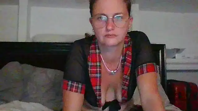 Snapshot of xcrazzycat chatting on October 5, 2025, 9:27 pm xcrazzycat online show from October 5, 2025, 9:27 pm