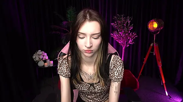 Snapshot of Trix_Void chatting on February 19, 2026, 10:56 am Trix Void online show from February 19, 2026, 10:56 am